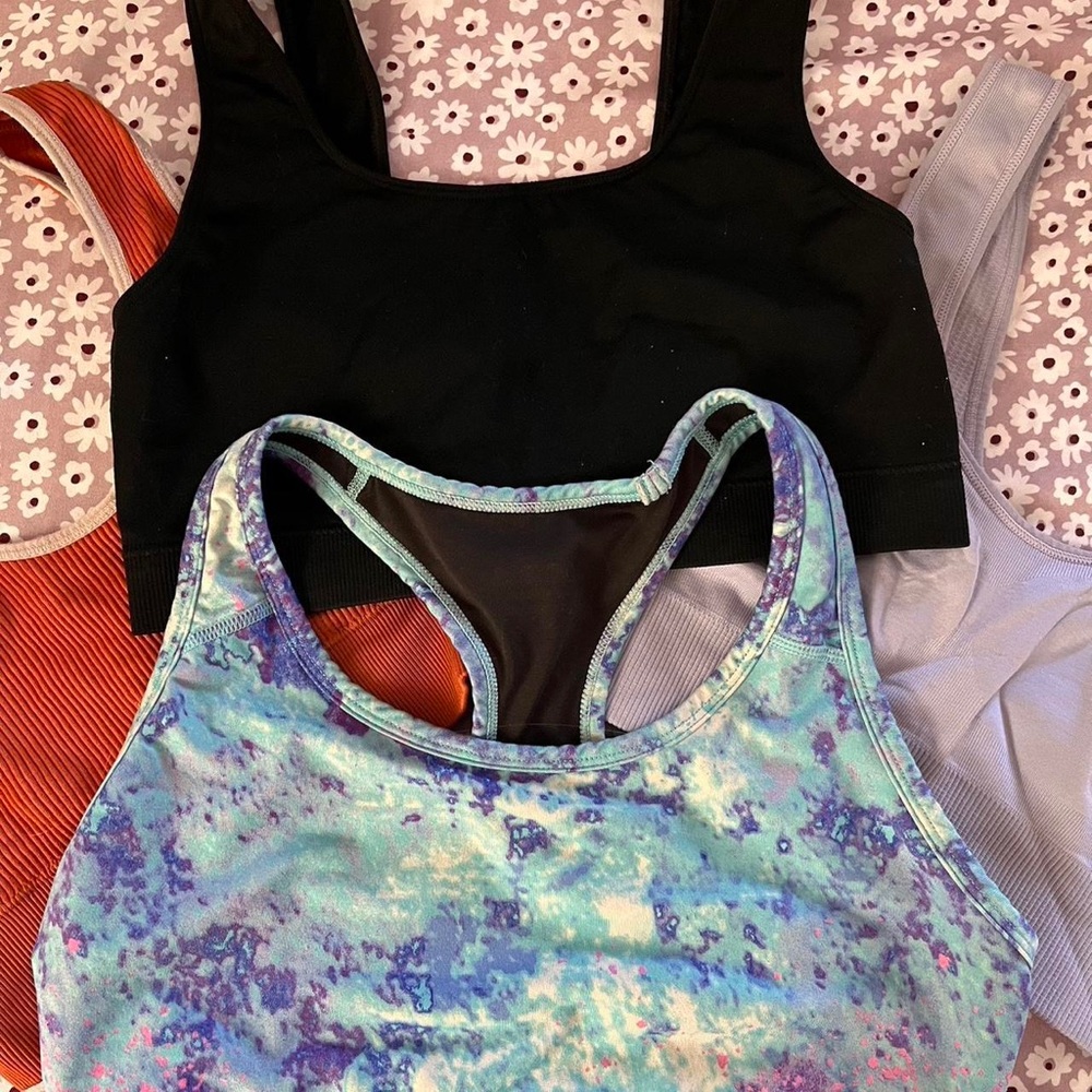 4 Seamless Sports Bras Bundle